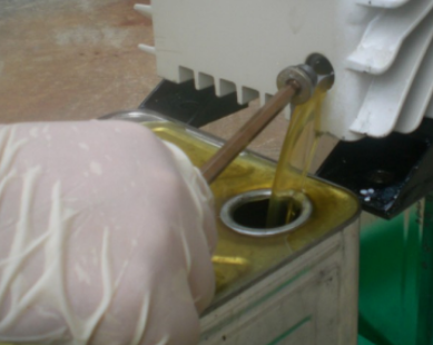 真空午夜电影网站机真空泵油放油口排出-午夜精品久久久午夜电影网站机