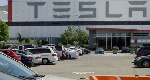 特朗普发声支持特斯拉加州工厂复工，午夜精品久久久午夜电影网站机观察